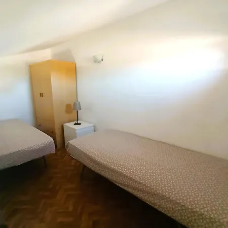 Neu Valmar Drei-zimmer-wohnung 34-35 By Interhome *
